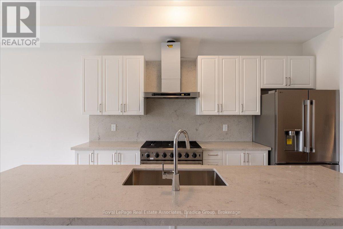 3077 Perkins Way, Oakville, Ontario  L6H 7G1 - Photo 8 - W12478396
