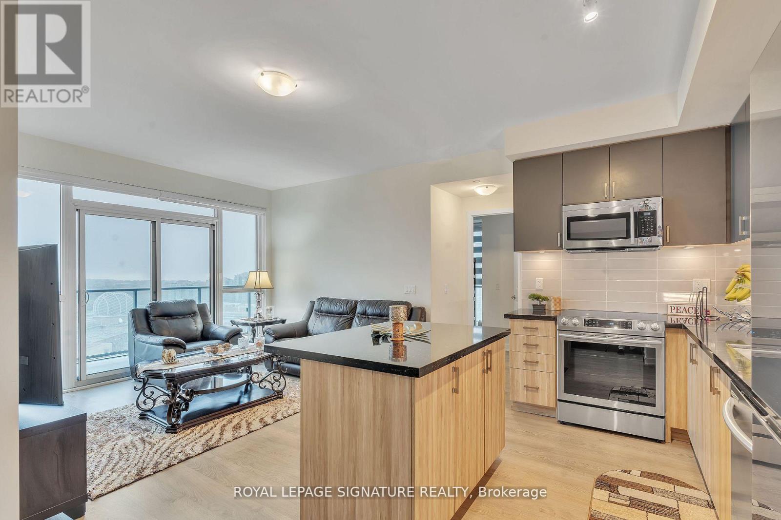 1602 - 4677 Glen Erin Drive, Mississauga, Ontario  L5M 2E3 - Photo 4 - W12478415