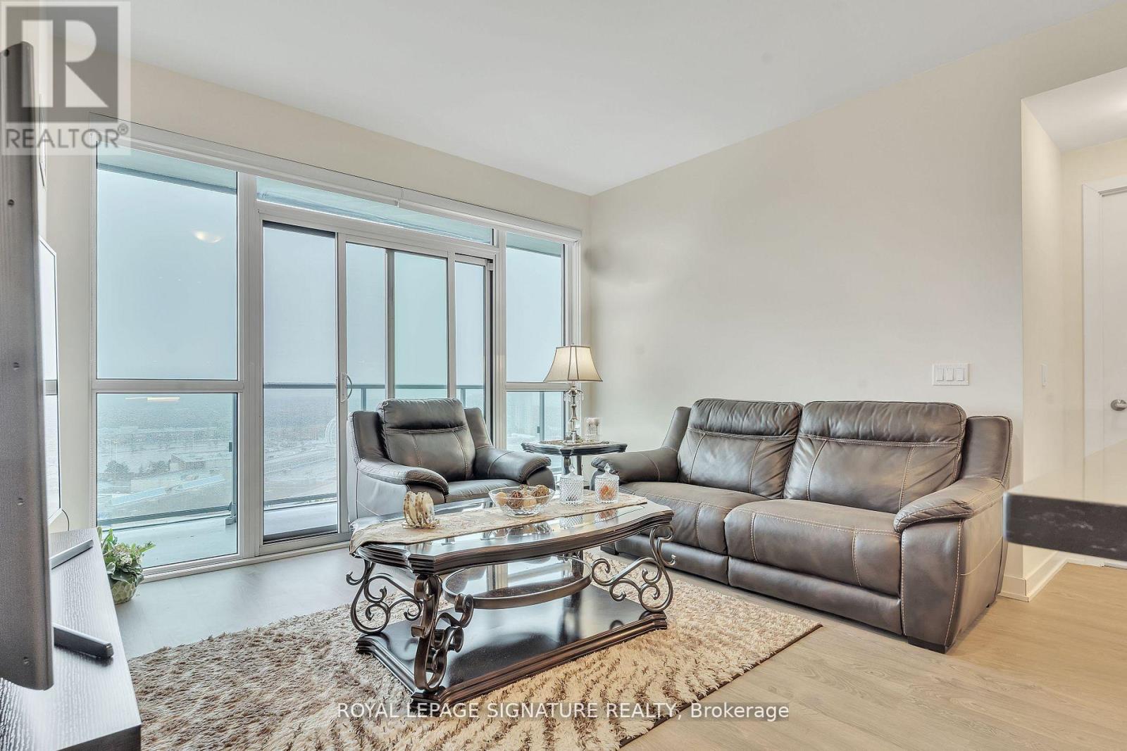 1602 - 4677 Glen Erin Drive, Mississauga, Ontario  L5M 2E3 - Photo 5 - W12478415