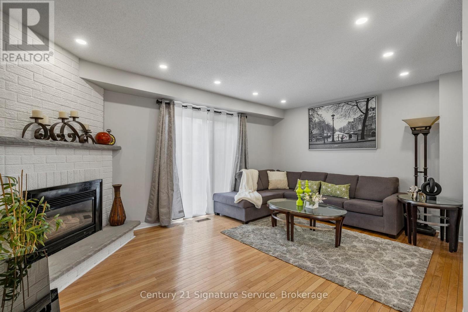 80 Dutch Crescent, Brampton, Ontario  L6Y 3X1 - Photo 7 - W12478430