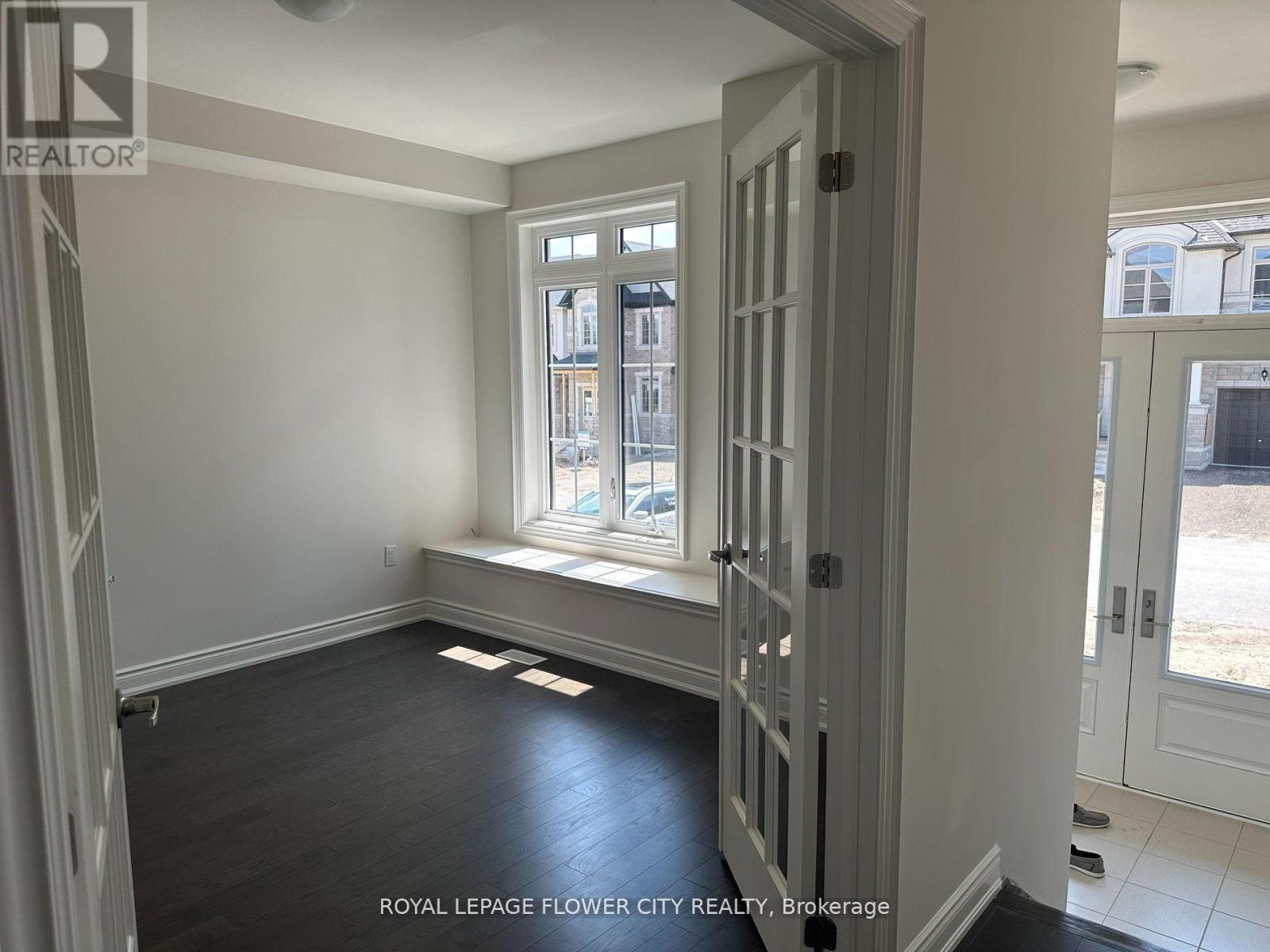 7 Ann Mckee Street, Caledon, Ontario  L7C 4M8 - Photo 2 - W12478434