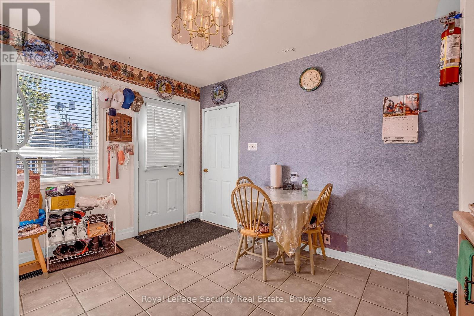 39 Boniface Avenue, Toronto, Ontario  M9W 1T5 - Photo 15 - W12478447