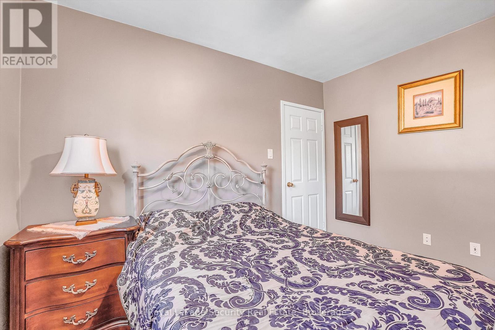 39 Boniface Avenue, Toronto, Ontario  M9W 1T5 - Photo 21 - W12478447