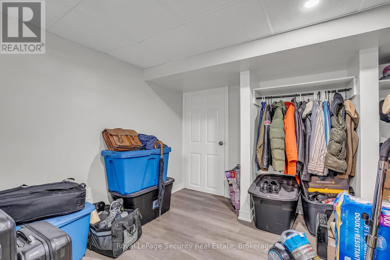 39 Boniface Avenue, Toronto, Ontario  M9W 1T5 - Photo 33 - W12478447