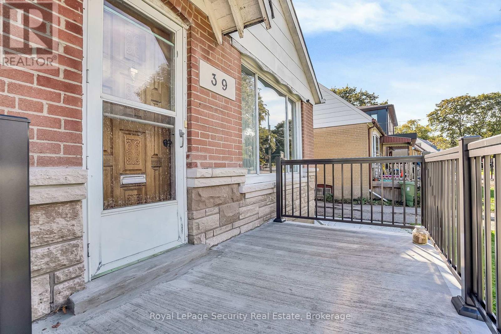 39 Boniface Avenue, Toronto, Ontario  M9W 1T5 - Photo 5 - W12478447