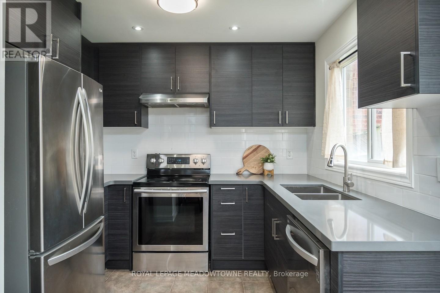 1311 Weller Cross, Milton, Ontario  L9T 6K4 - Photo 12 - W12478451