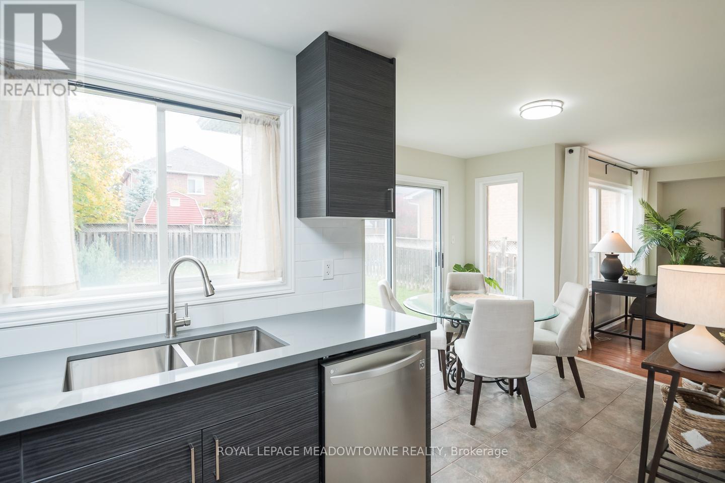 1311 Weller Cross, Milton, Ontario  L9T 6K4 - Photo 14 - W12478451