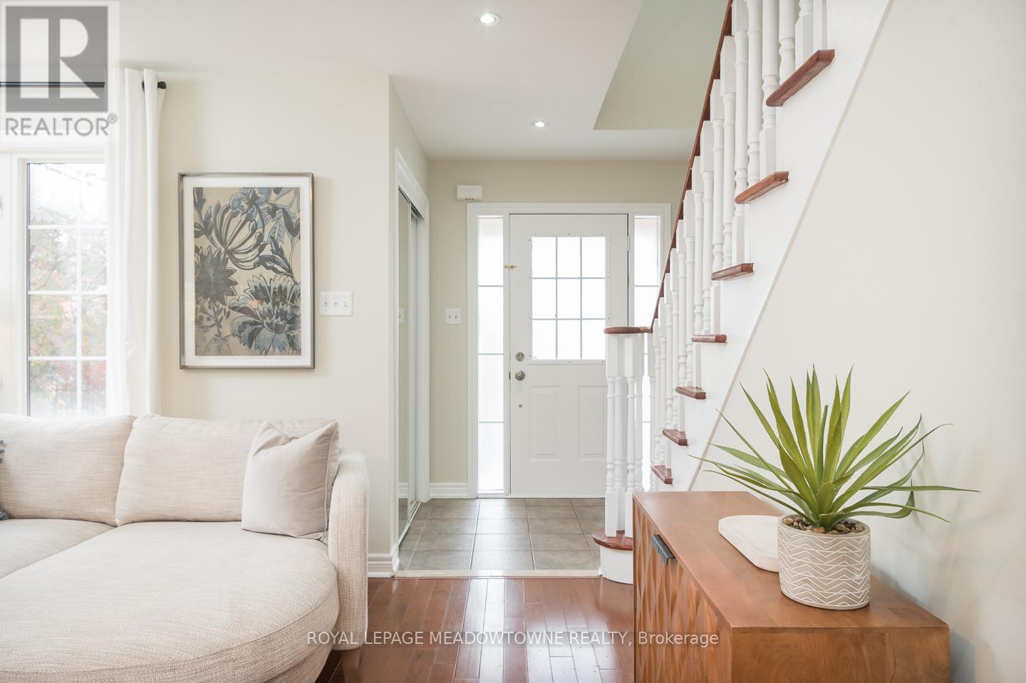 1311 Weller Cross, Milton, Ontario  L9T 6K4 - Photo 4 - W12478451