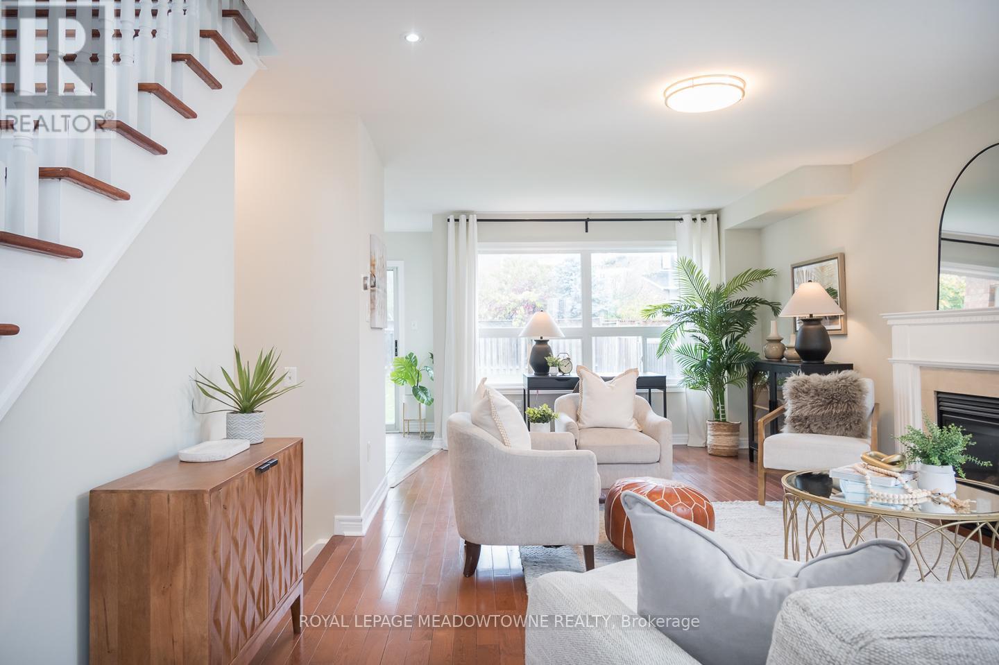 1311 Weller Cross, Milton, Ontario  L9T 6K4 - Photo 5 - W12478451