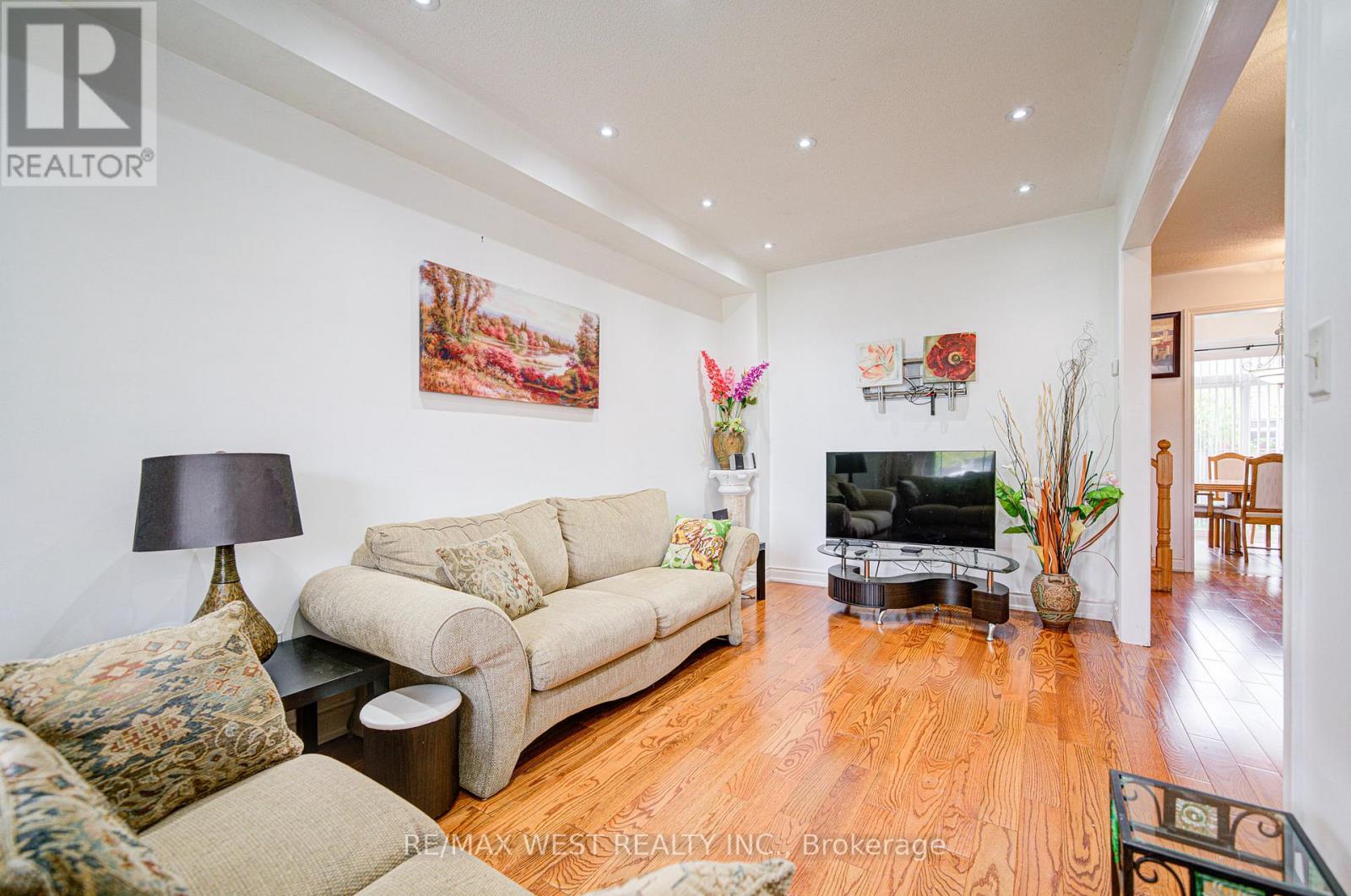 12 Eaglefield Gate, Brampton, Ontario  L7A 3S2 - Photo 10 - W12478475