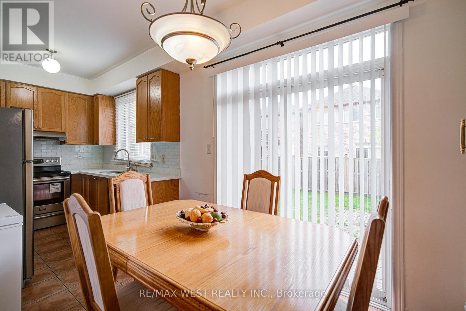 12 Eaglefield Gate, Brampton, Ontario  L7A 3S2 - Photo 17 - W12478475