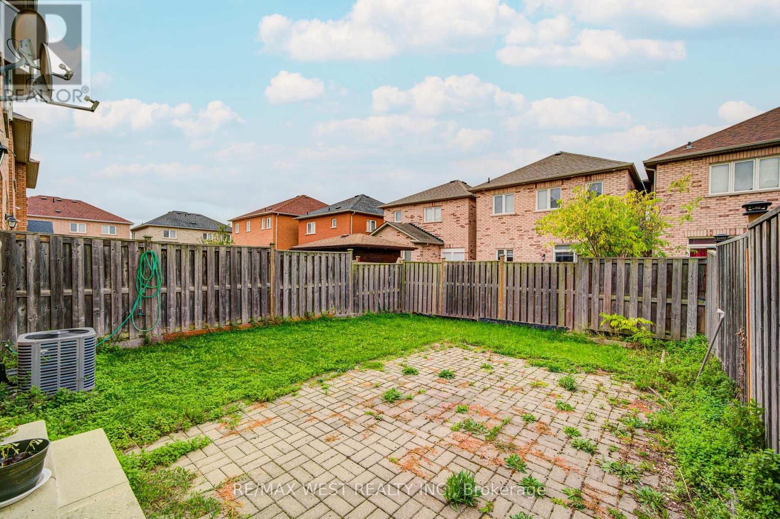 12 Eaglefield Gate, Brampton, Ontario  L7A 3S2 - Photo 44 - W12478475
