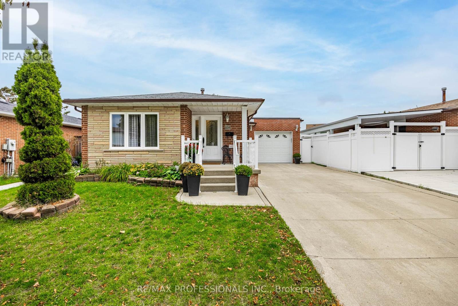 108 AVENING DRIVE, Toronto, Ontario