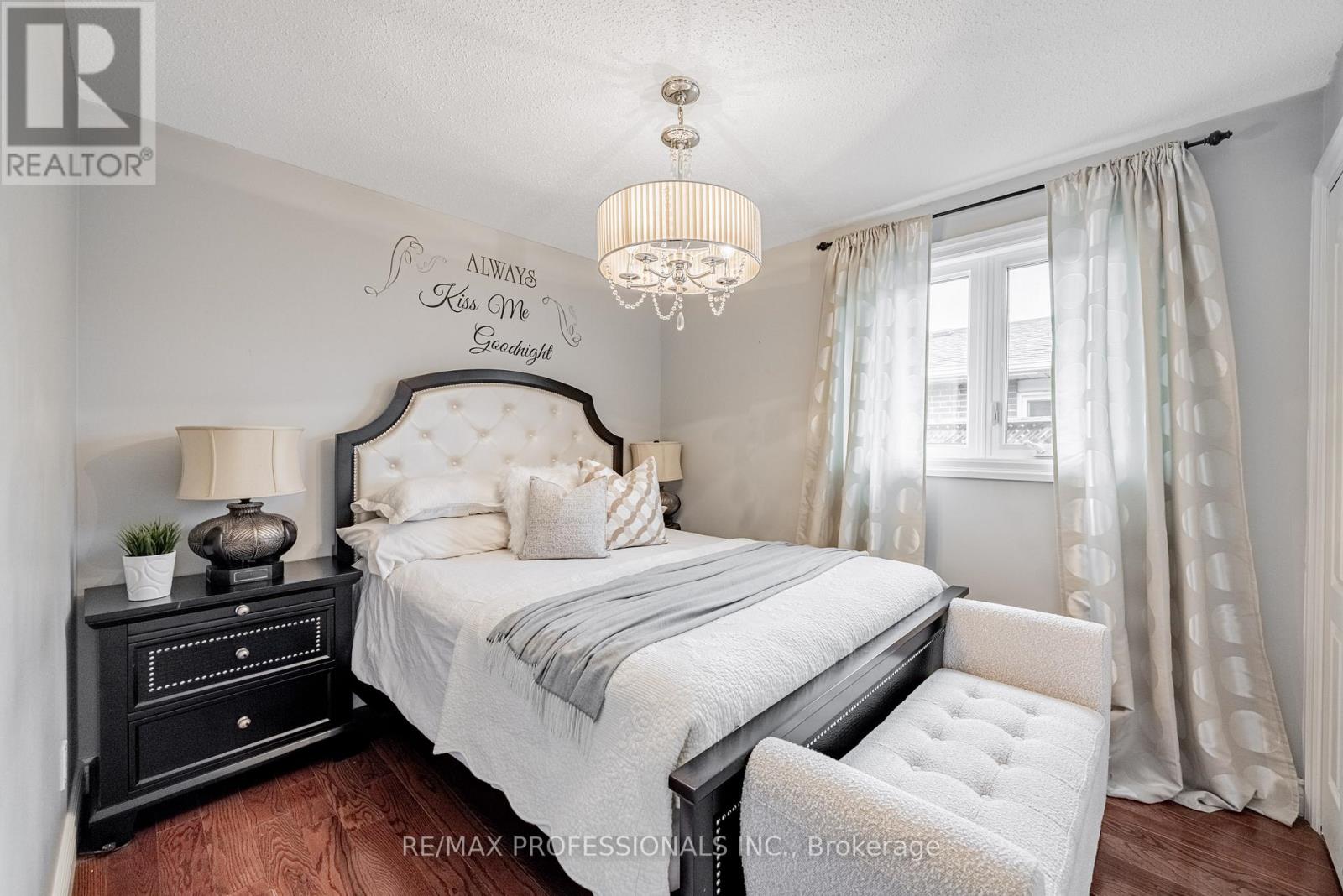 108 Avening Drive, Toronto, Ontario  M9V 4E6 - Photo 11 - W12478501