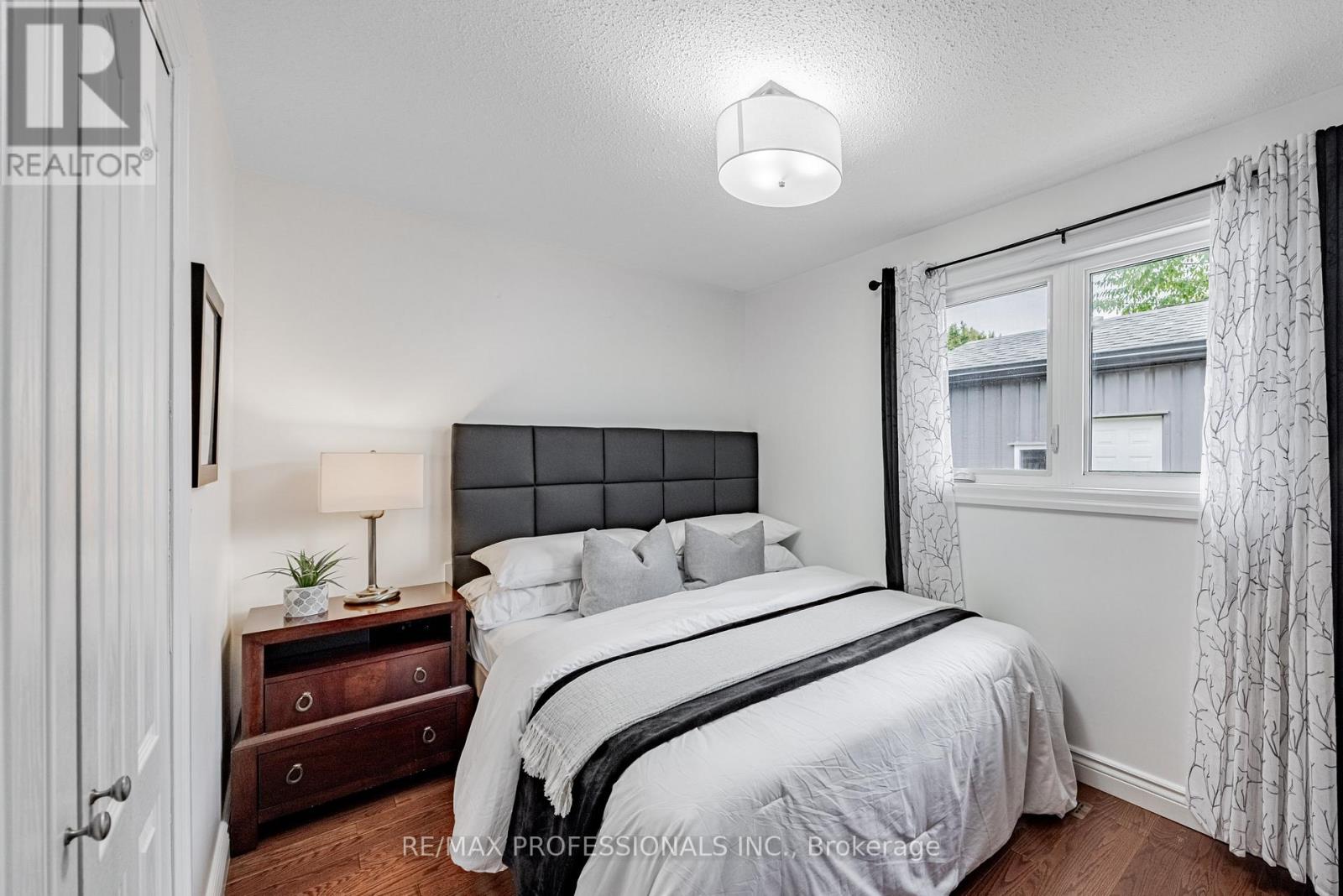108 Avening Drive, Toronto, Ontario  M9V 4E6 - Photo 12 - W12478501