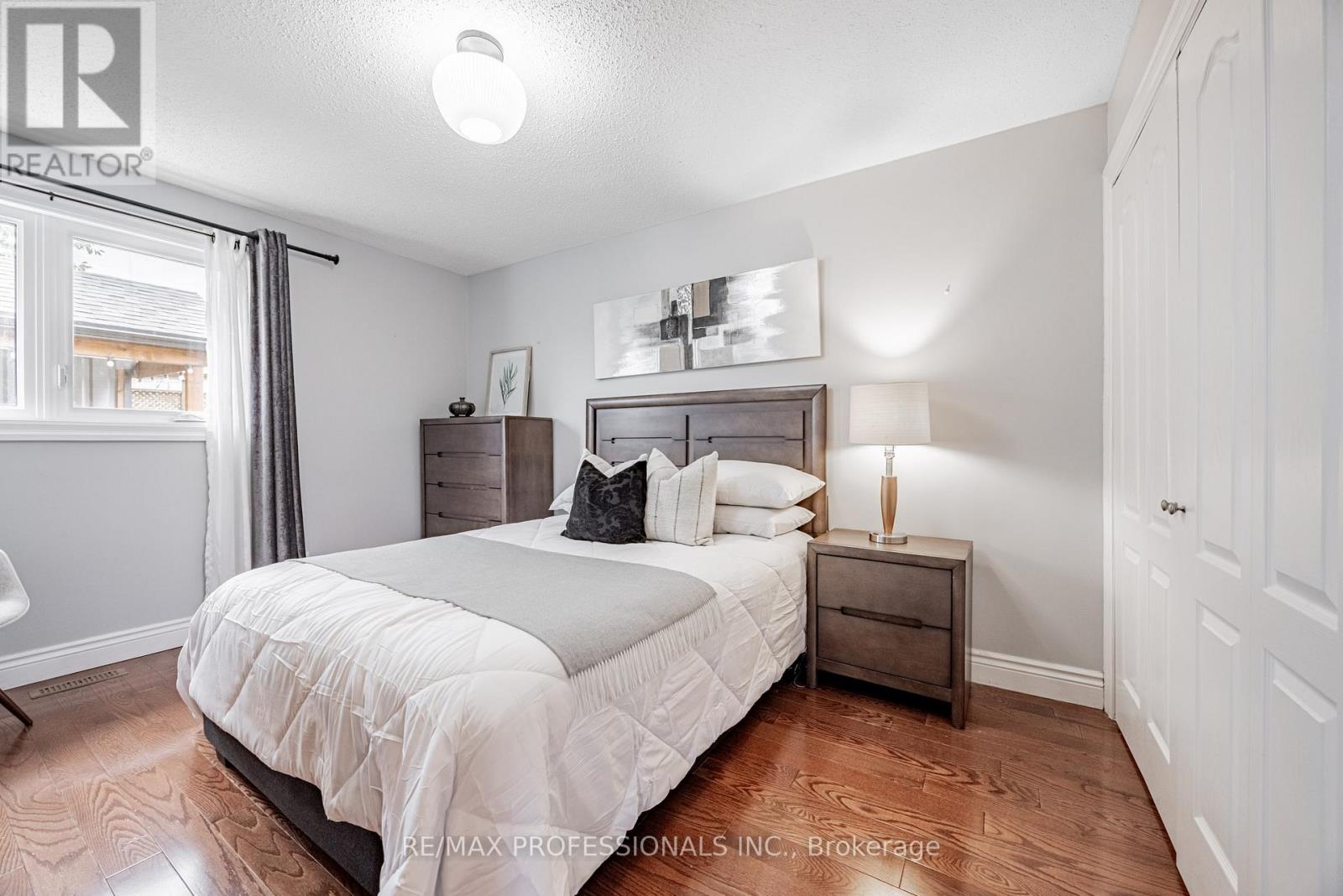 108 Avening Drive, Toronto, Ontario  M9V 4E6 - Photo 13 - W12478501