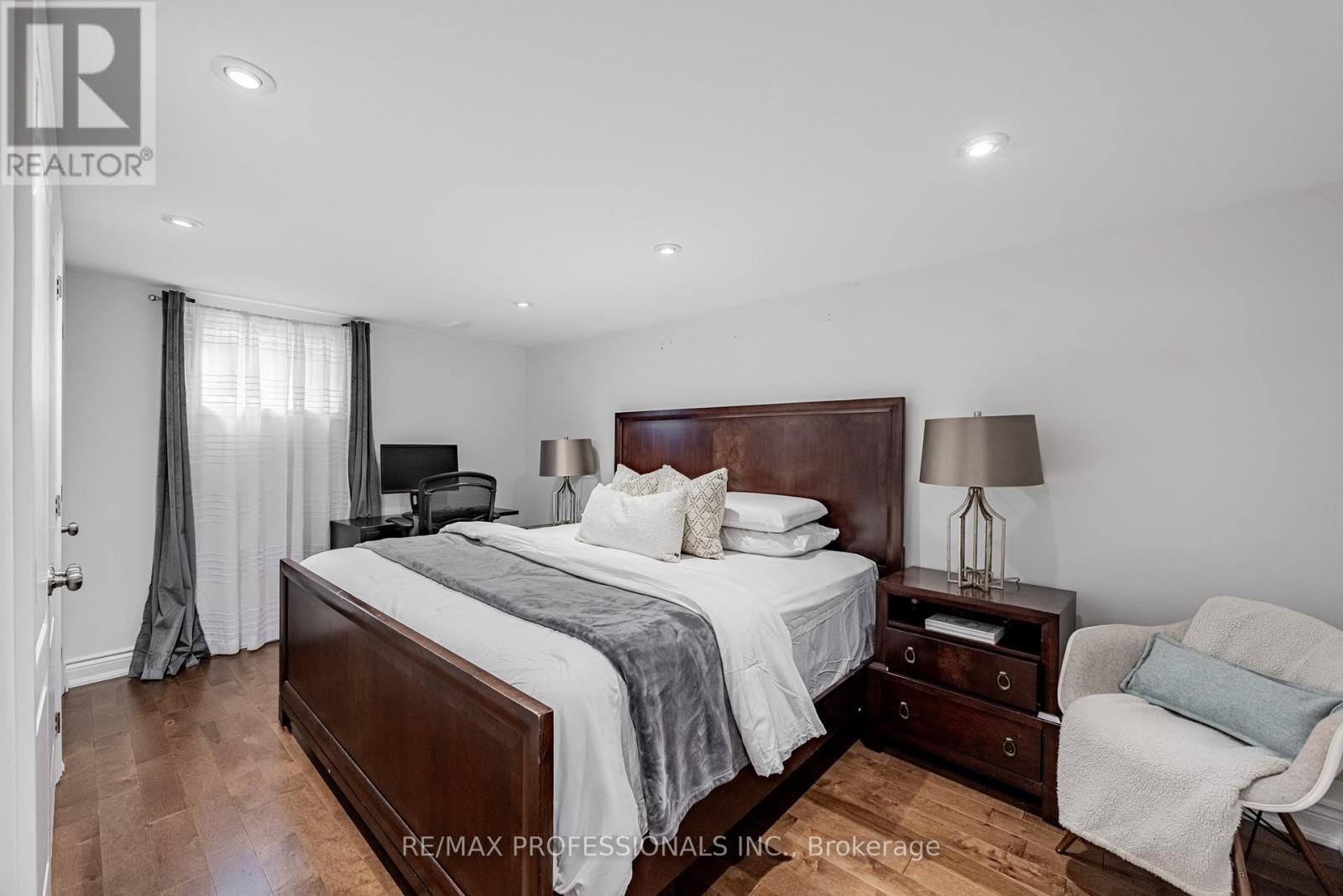 108 Avening Drive, Toronto, Ontario  M9V 4E6 - Photo 21 - W12478501