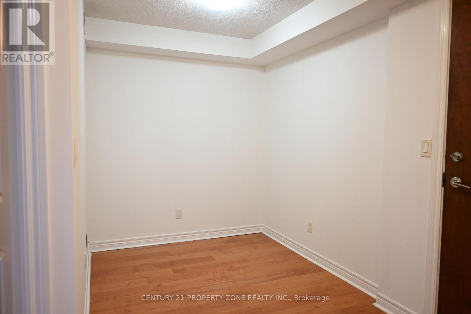 1908 - 310 Burnhamthorpe Road W, Mississauga, Ontario  L5B 4P9 - Photo 3 - W12478518