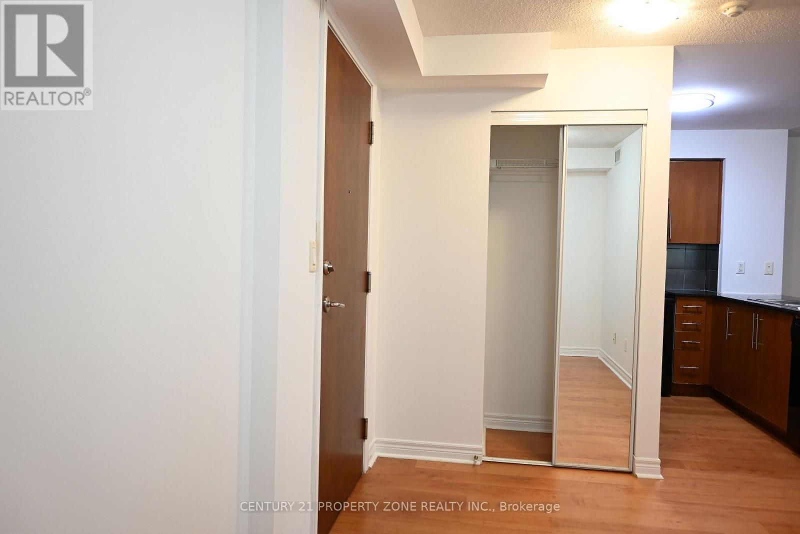 1908 - 310 Burnhamthorpe Road W, Mississauga, Ontario  L5B 4P9 - Photo 4 - W12478518