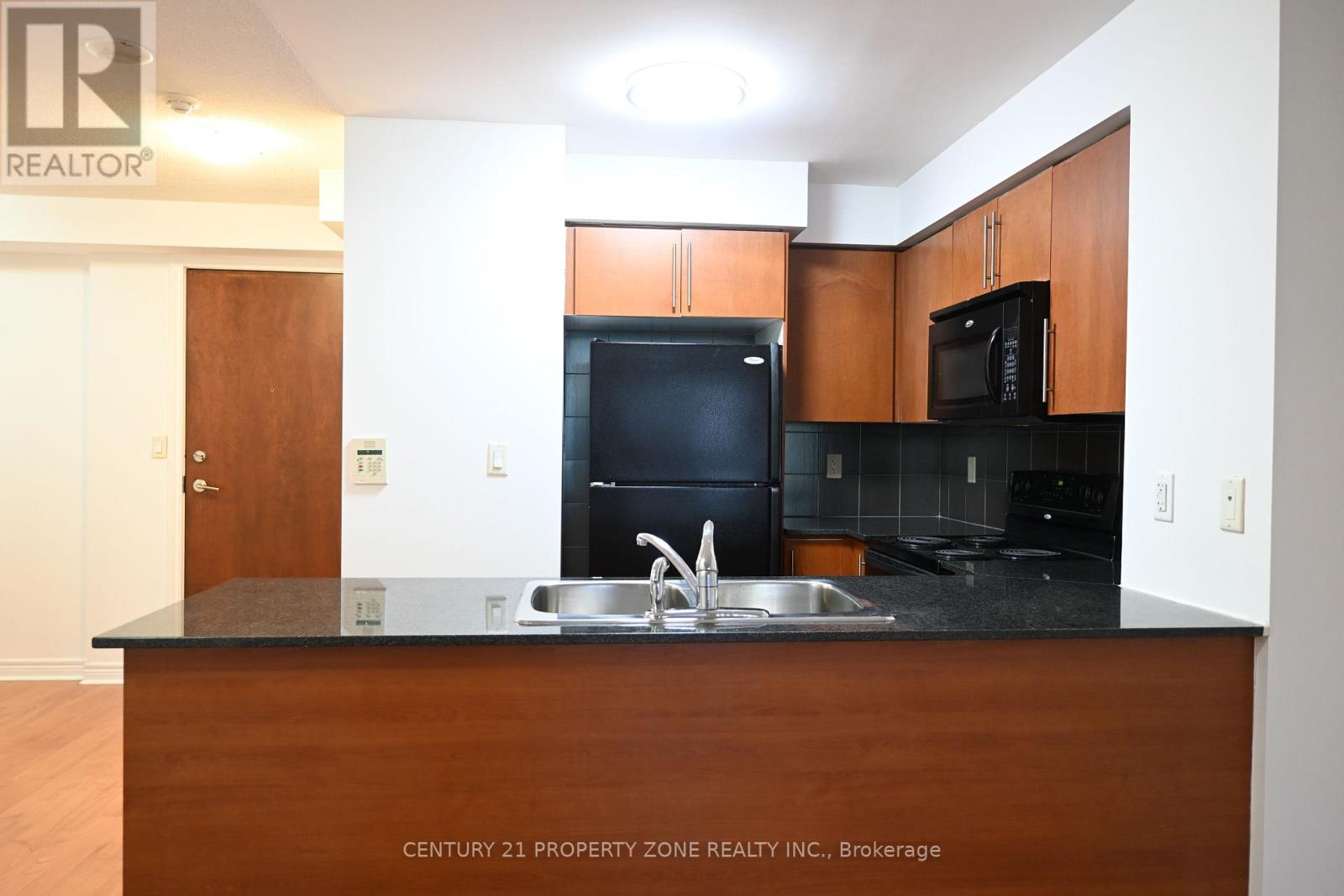 1908 - 310 Burnhamthorpe Road W, Mississauga, Ontario  L5B 4P9 - Photo 8 - W12478518