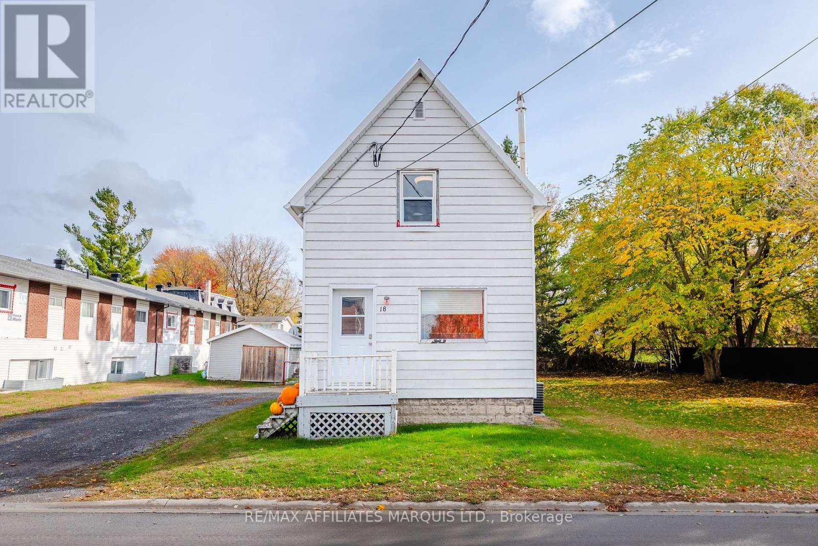 18 Mechanic Street W, North Glengarry, Ontario  K0C 1T0 - Photo 2 - X12478596