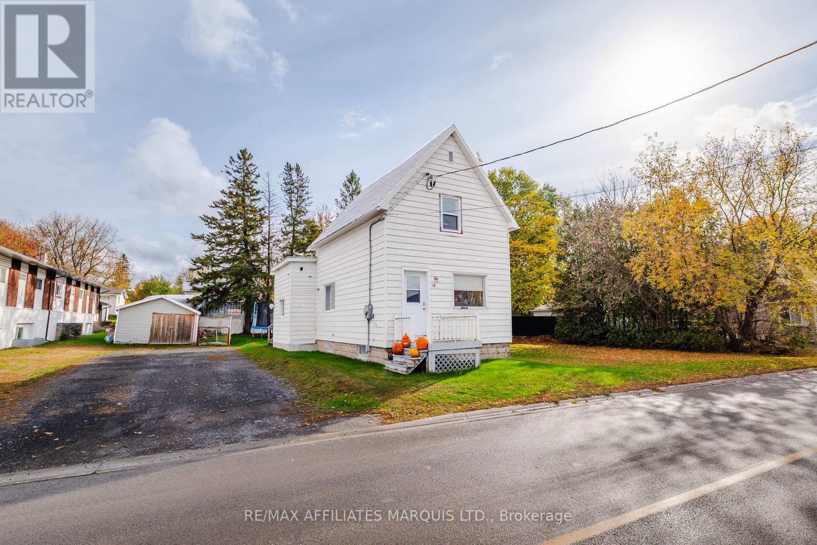 18 Mechanic Street W, North Glengarry, Ontario  K0C 1T0 - Photo 3 - X12478596