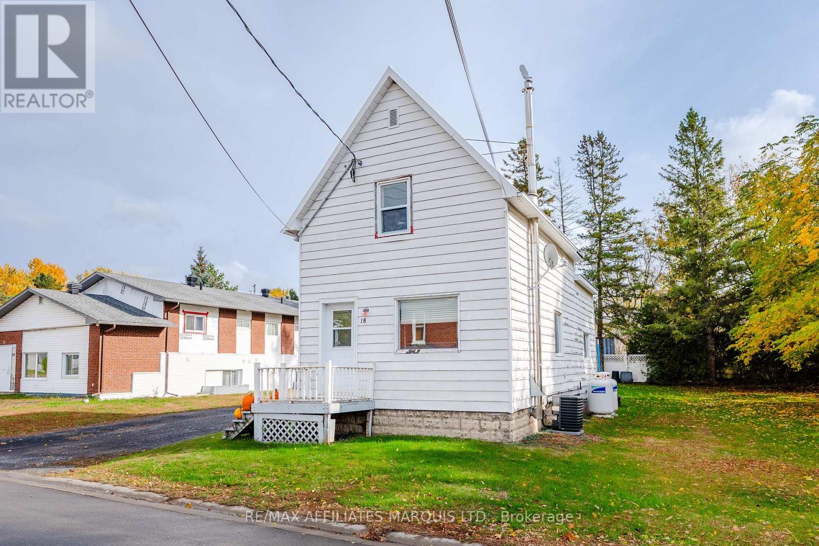 18 Mechanic Street W, North Glengarry, Ontario  K0C 1T0 - Photo 4 - X12478596