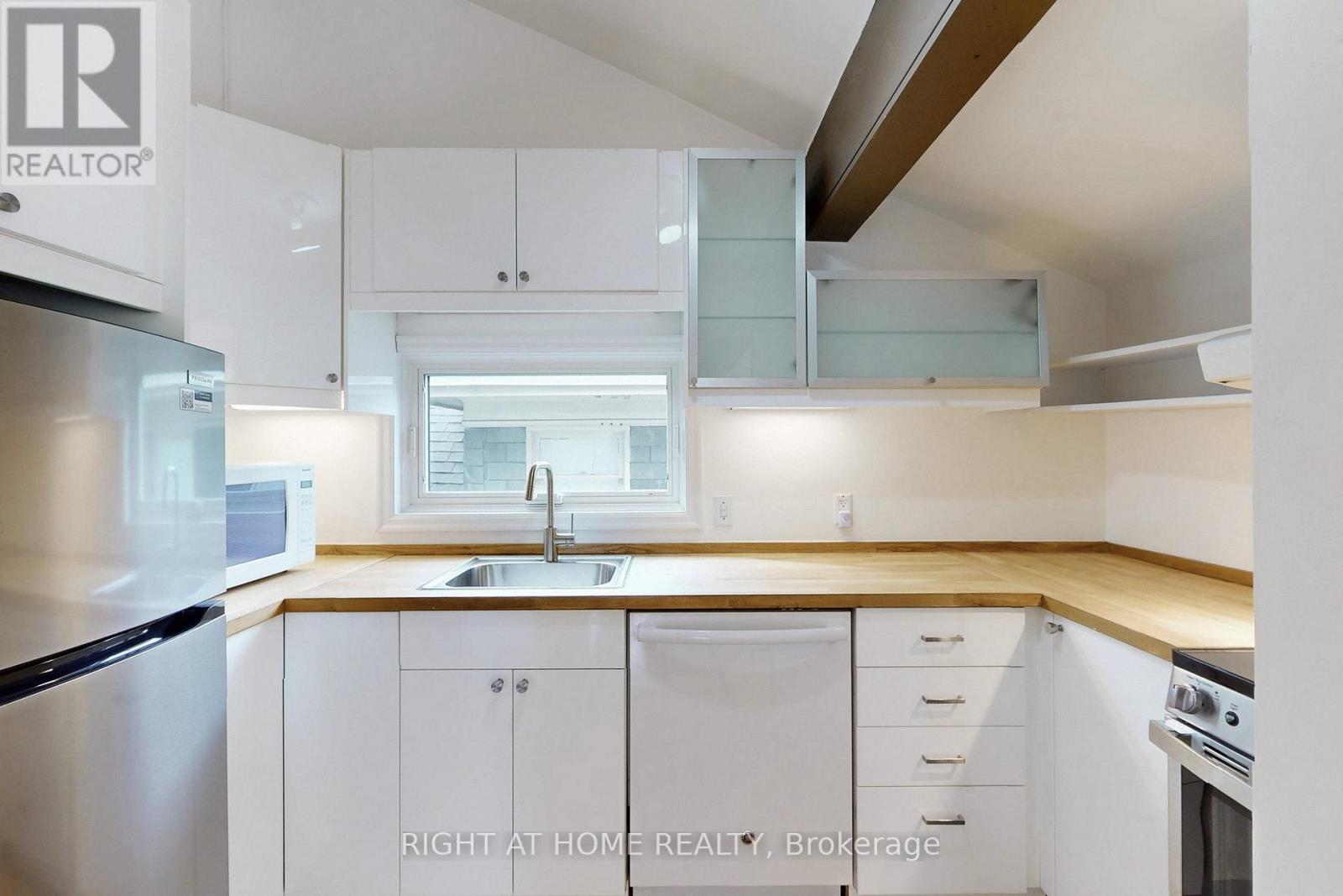 20 Mcmaster Avenue, Toronto, Ontario  M3B 0A7 - Photo 11 - C12477670