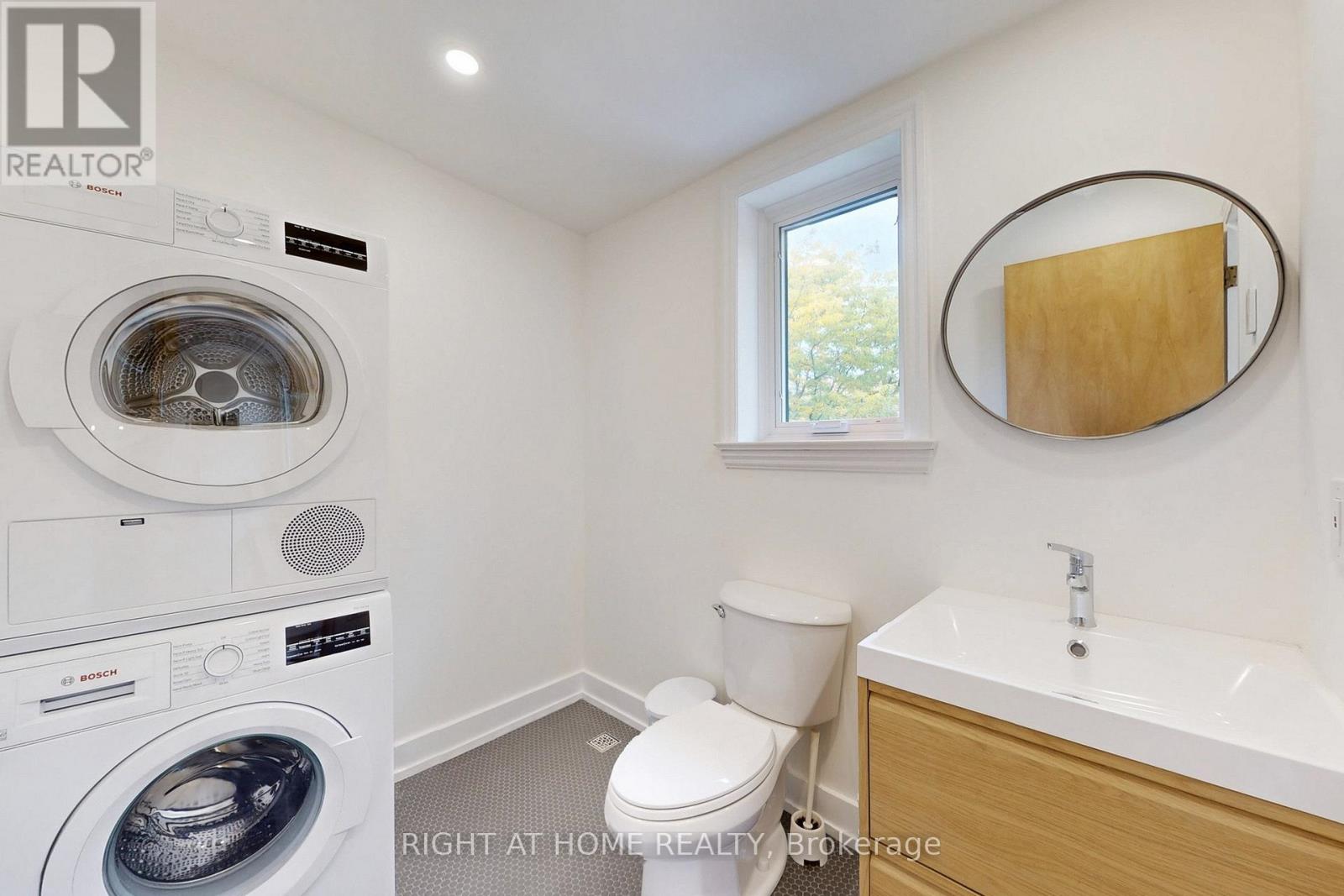 20 Mcmaster Avenue, Toronto, Ontario  M3B 0A7 - Photo 23 - C12477670