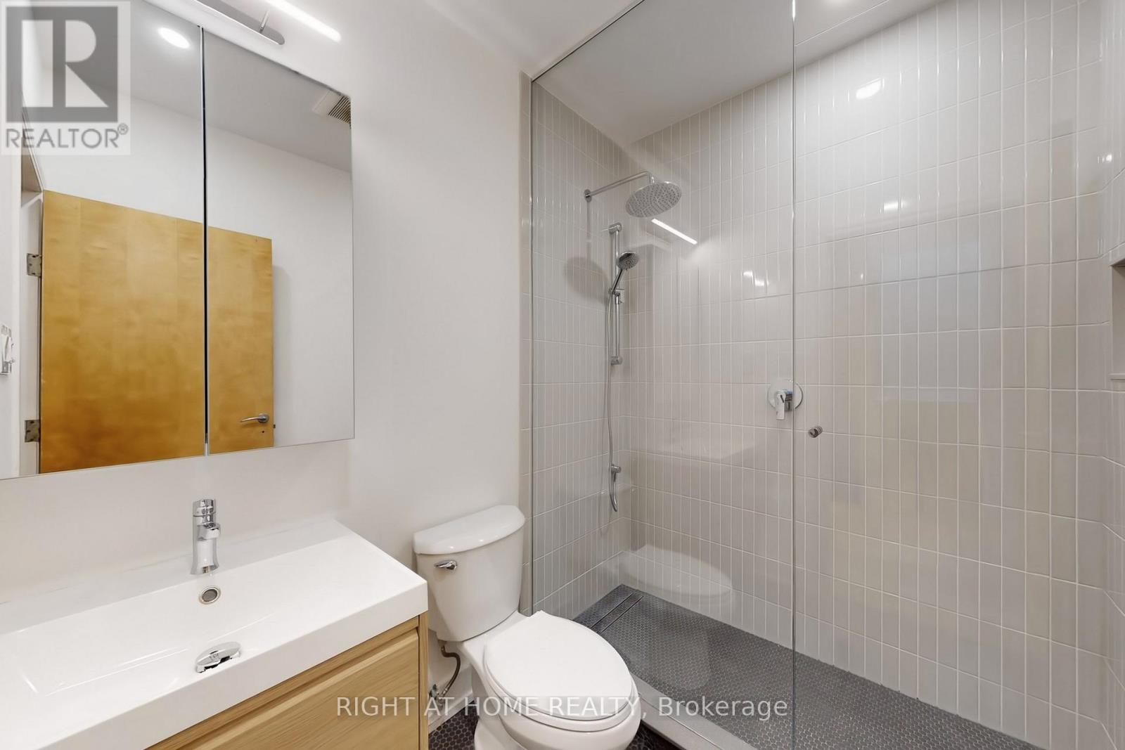 20 Mcmaster Avenue, Toronto, Ontario  M3B 0A7 - Photo 35 - C12477670