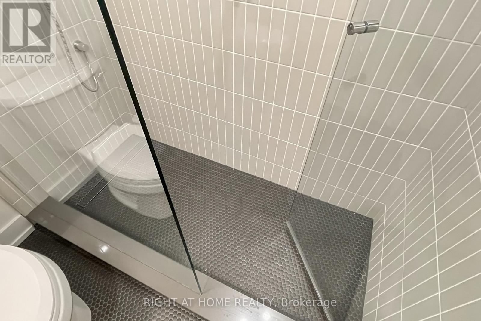 20 Mcmaster Avenue, Toronto, Ontario  M3B 0A7 - Photo 36 - C12477670