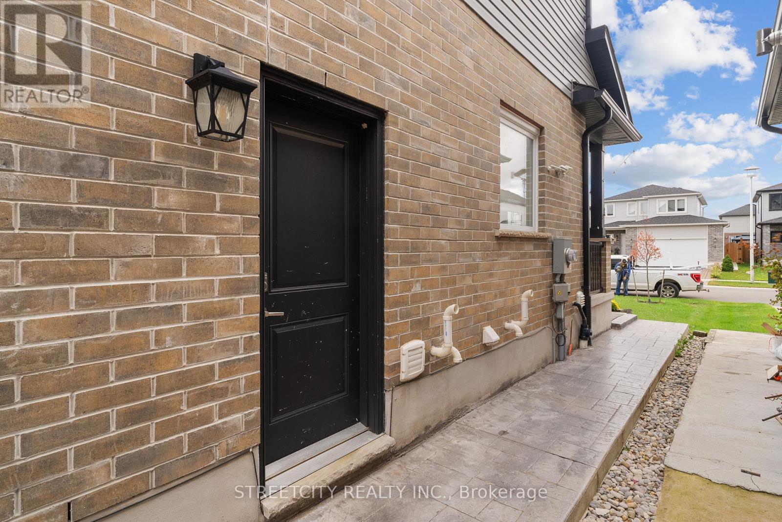 1600 Dylan Street, London East, Ontario  N6V 0B9 - Photo 32 - X12478551