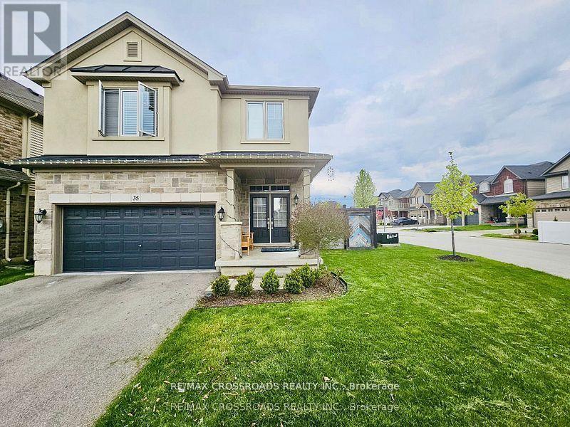 35 CUTTS CRESCENT, Hamilton, Ontario