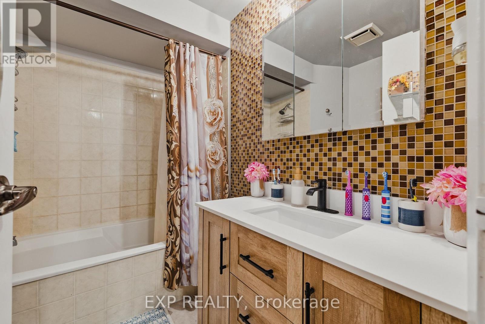 69 - 539 Willow Road, Guelph, Ontario  N1H 7G3 - Photo 11 - X12478338