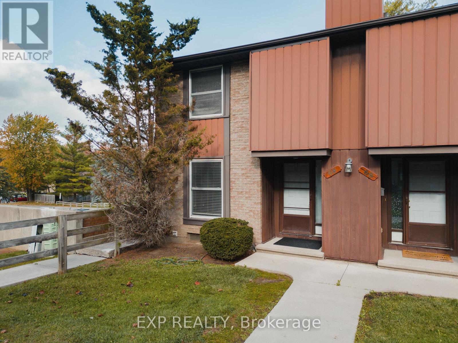 69 - 539 Willow Road, Guelph, Ontario  N1H 7G3 - Photo 2 - X12478338