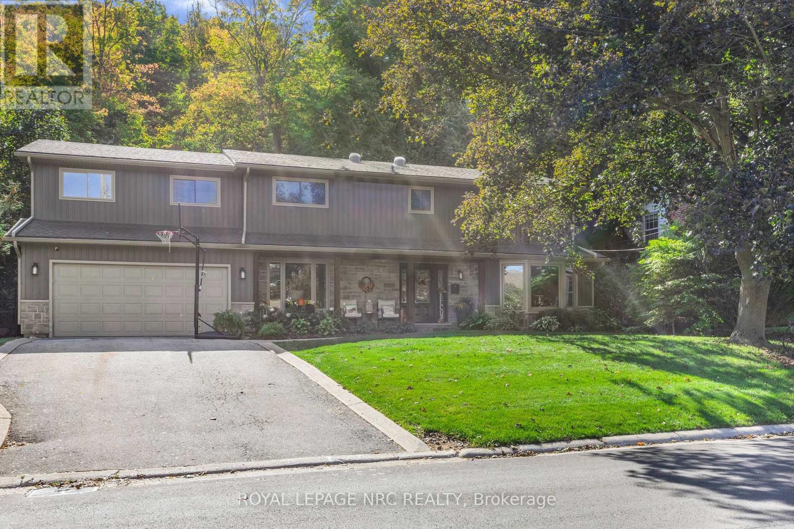 94 DORCHESTER DRIVE, Grimsby, Ontario