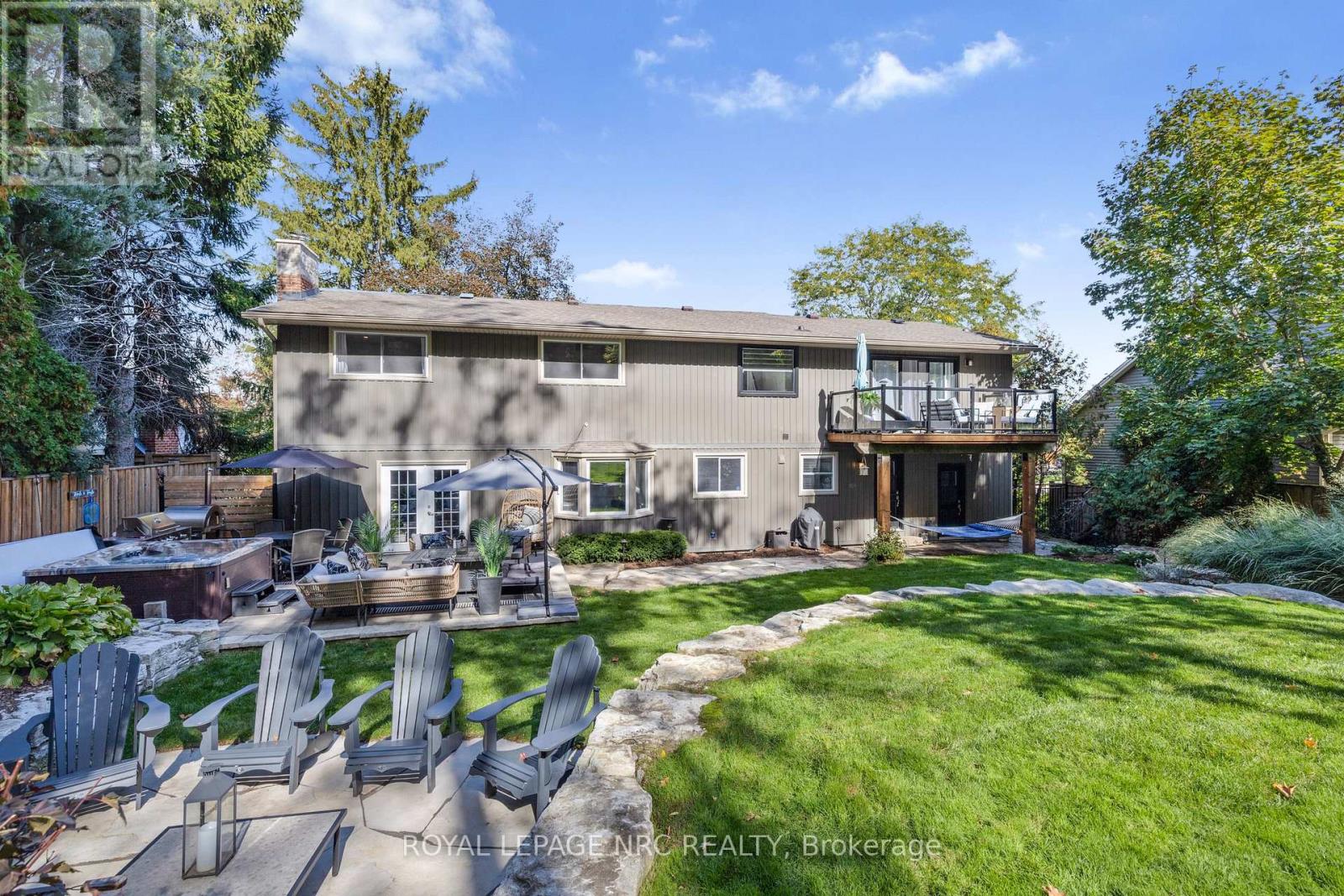 94 Dorchester Drive, Grimsby, Ontario  L3M 1A8 - Photo 43 - X12478342
