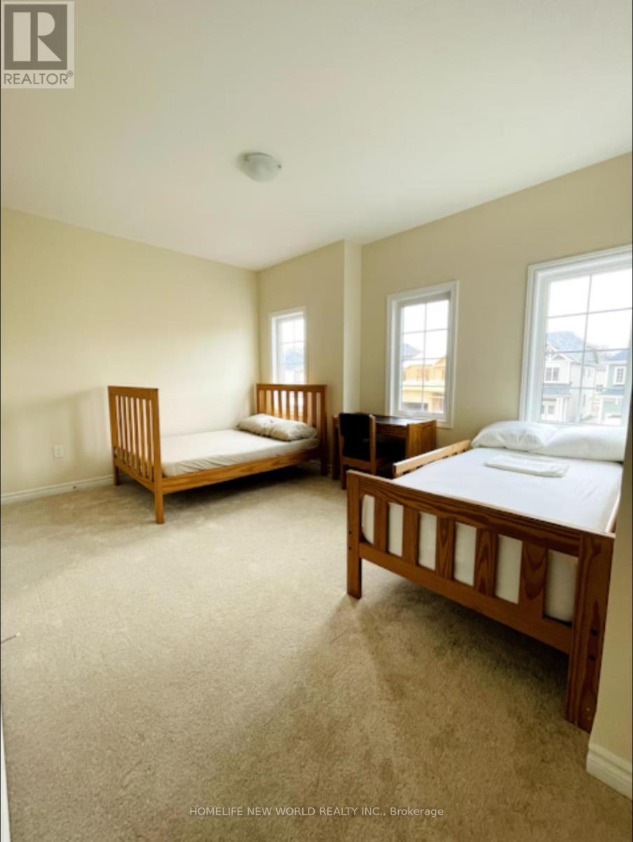 325 Mceachern Lane, Gravenhurst, Ontario  P1P 0H8 - Photo 12 - X12478347