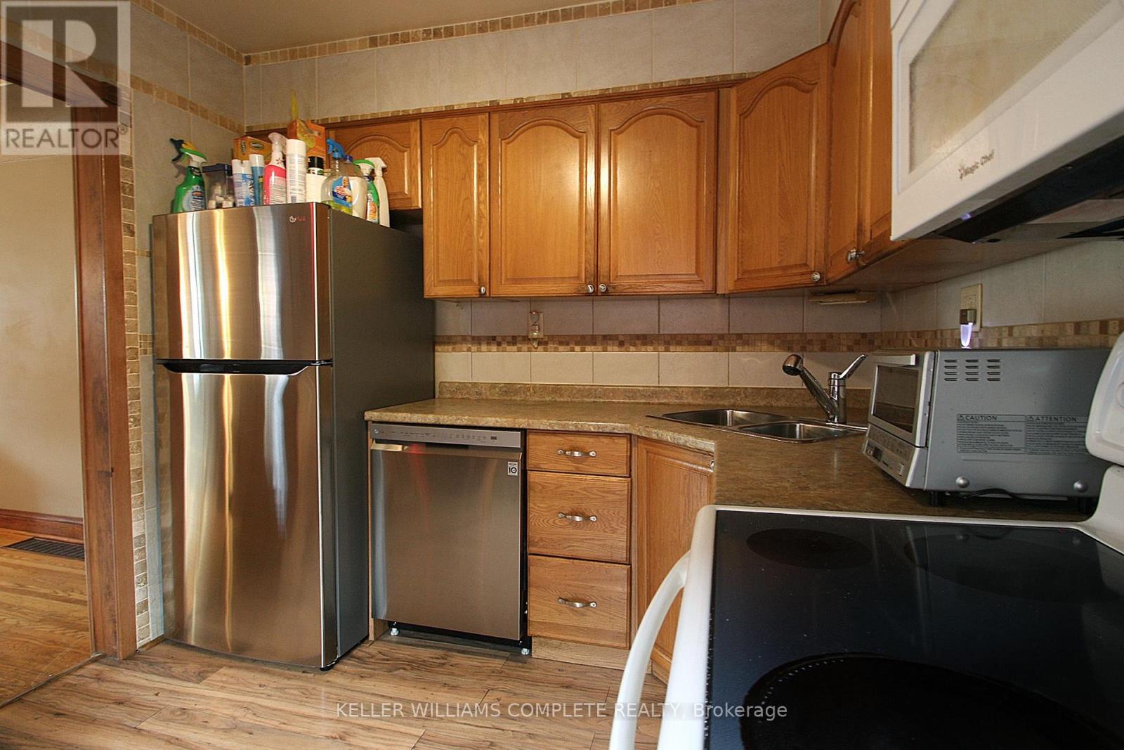35 Barons Avenue S, Hamilton, Ontario  L8K 2Y1 - Photo 10 - X12478349