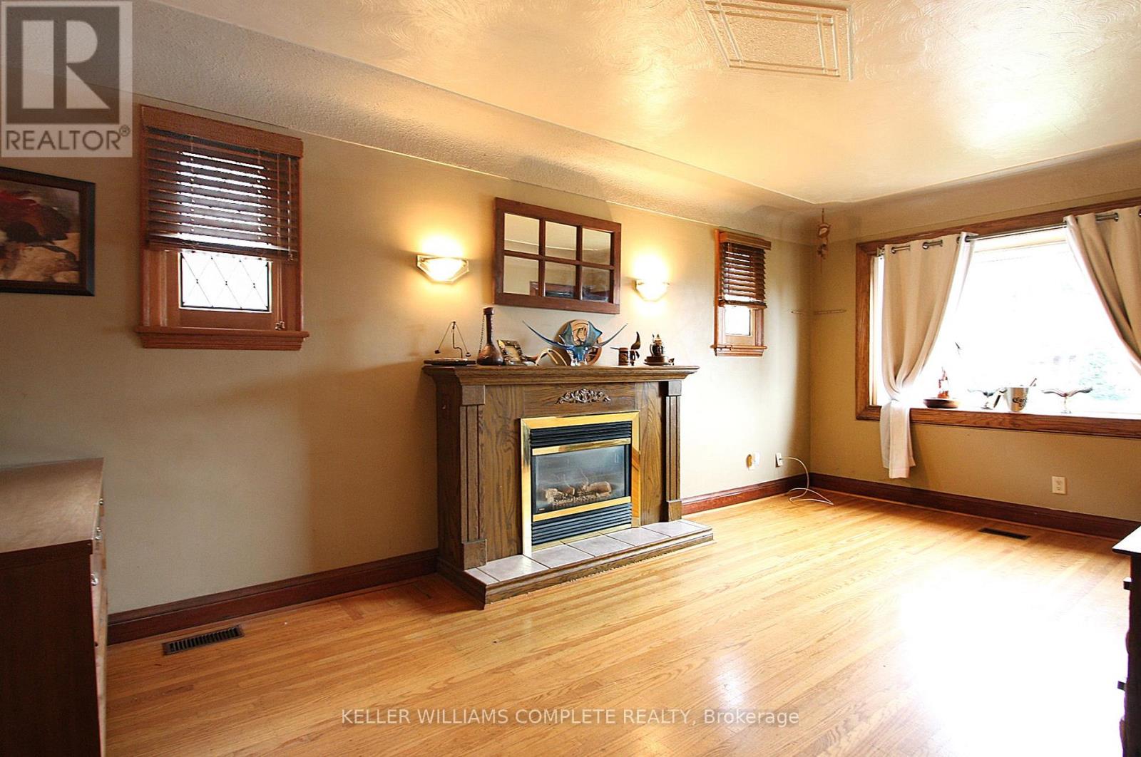 35 Barons Avenue S, Hamilton, Ontario  L8K 2Y1 - Photo 7 - X12478349