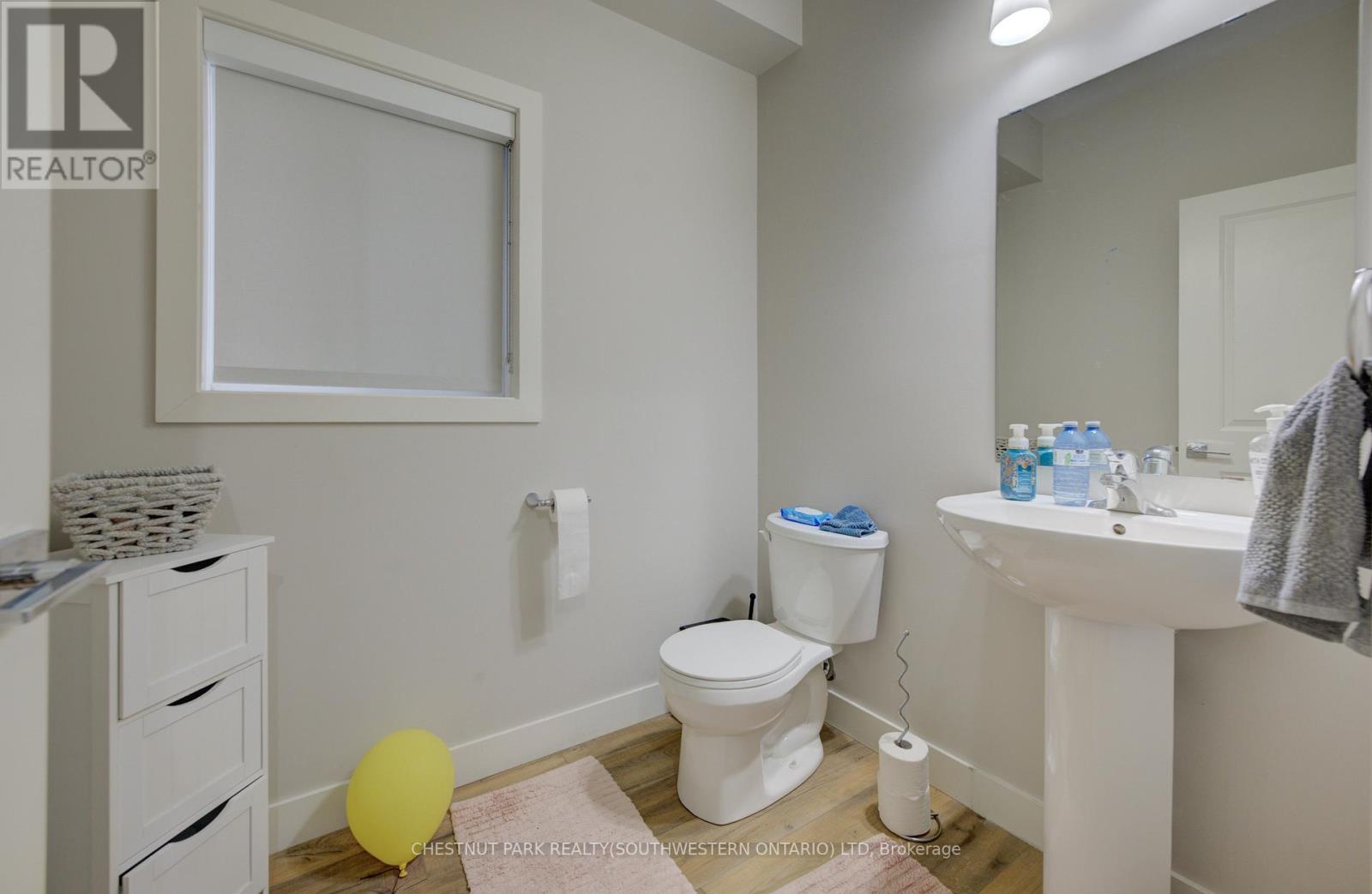 A - 33 Second Avenue, Kitchener, Ontario  N2C 1N4 - Photo 4 - X12478381