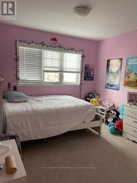 158 West Oak Trail N, Kitchener, Ontario  N2R 0J4 - Photo 4 - X12478456