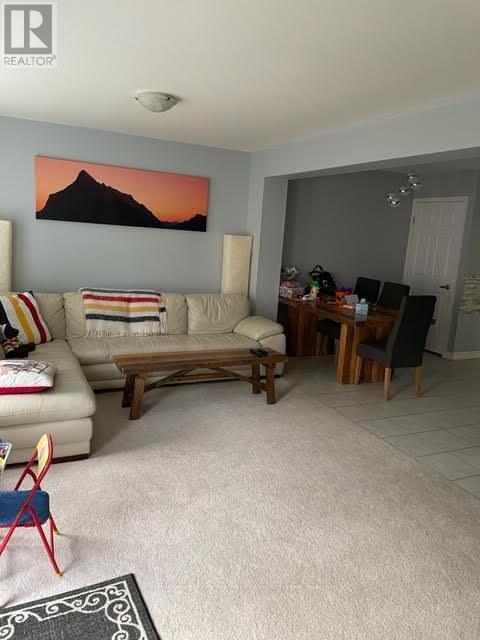 158 West Oak Trail N, Kitchener, Ontario  N2R 0J4 - Photo 5 - X12478456