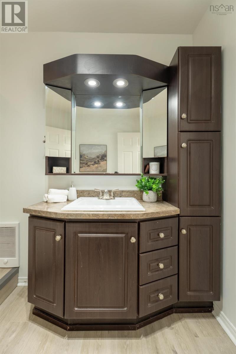 30 Woodcrest Avenue, Halifax, Nova Scotia  B3R 1C4 - Photo 19 - 202517661