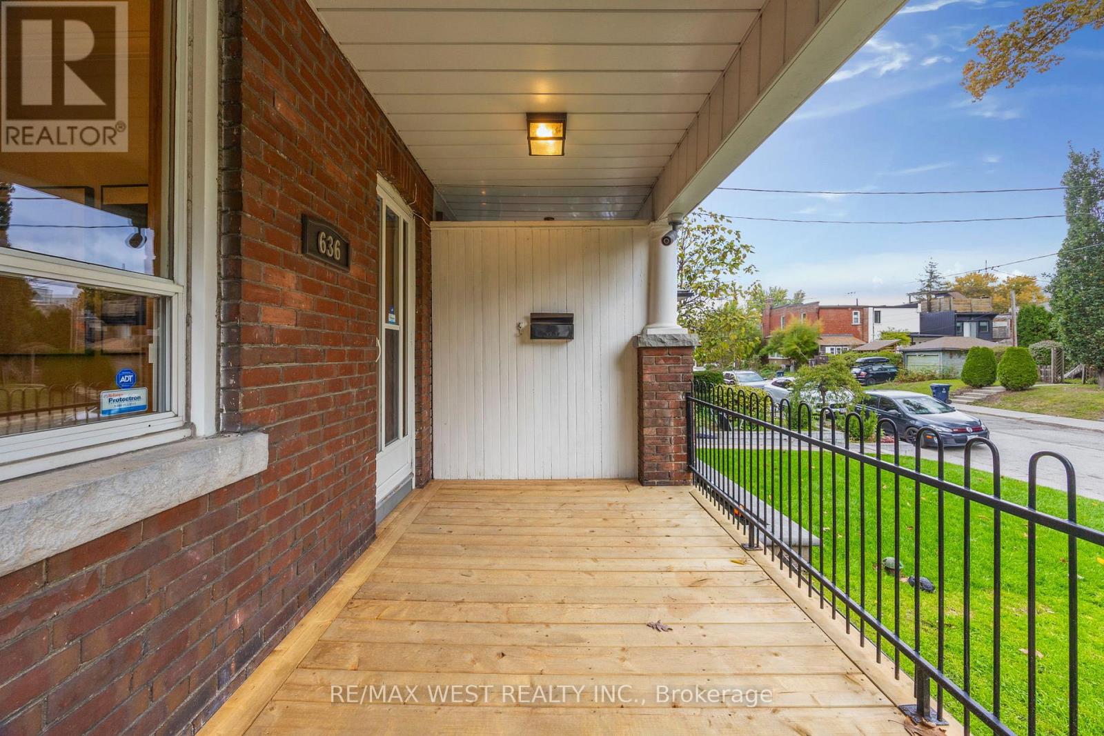636 Beresford Avenue, Toronto, Ontario  M6S 3C3 - Photo 2 - W12478473