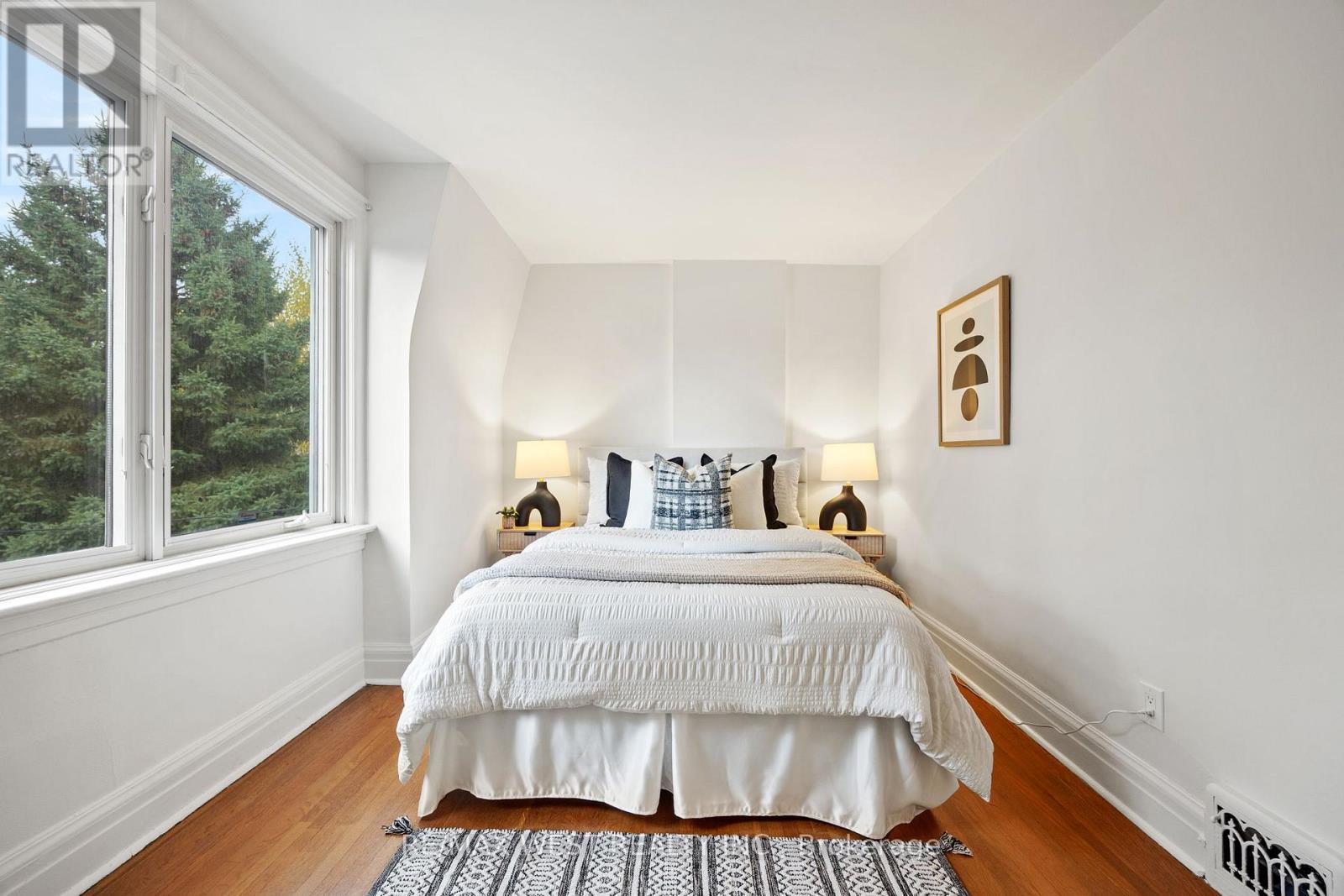 636 Beresford Avenue, Toronto, Ontario  M6S 3C3 - Photo 20 - W12478473