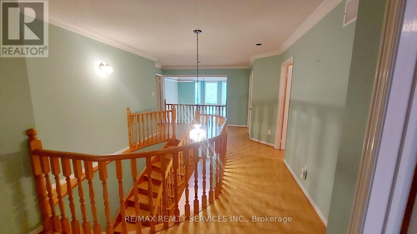 26 Hacienda Court, Brampton (Snelgrove), Ontario  L6Z 3J1 - Photo 20 - W12348242