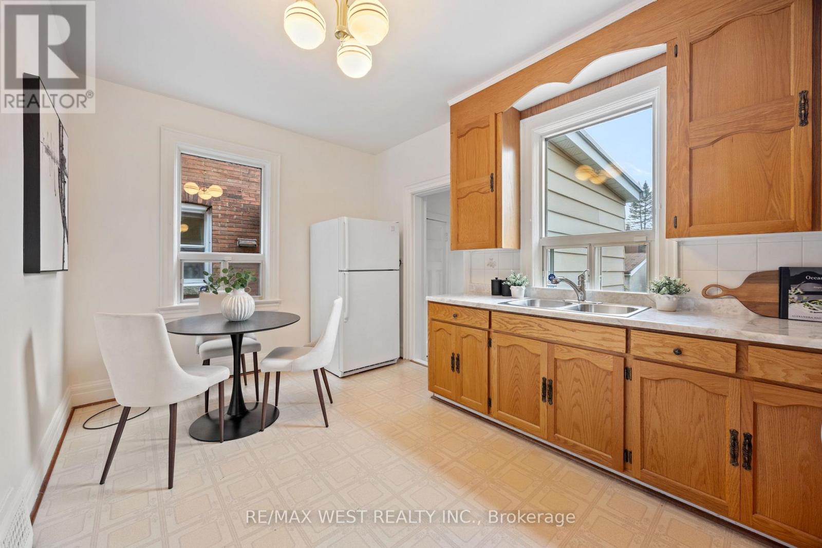 636 Beresford Avenue, Toronto, Ontario  M6S 3C3 - Photo 11 - W12478473