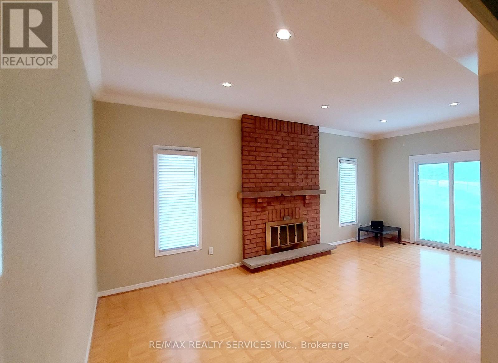 26 Hacienda Court, Brampton (Snelgrove), Ontario  L6Z 3J1 - Photo 16 - W12348242