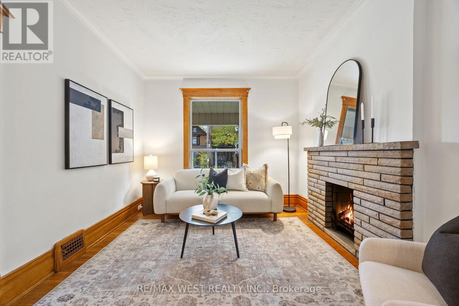 636 Beresford Avenue, Toronto, Ontario  M6S 3C3 - Photo 6 - W12478473